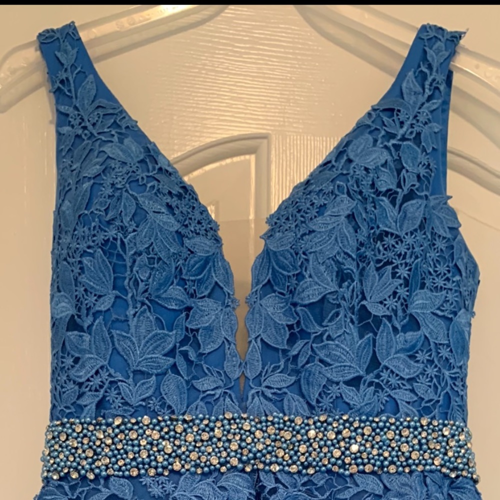***SOLD***Beautiful size 4 Jovani prom dress. Corset back so could fit 4-8